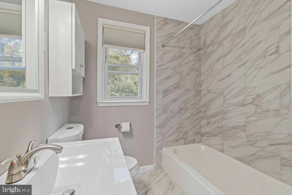 Baltimore, Maryland 21206, United States, 3 Bedrooms Bedrooms, ,2 BathroomsBathrooms,Residential,Active,236270