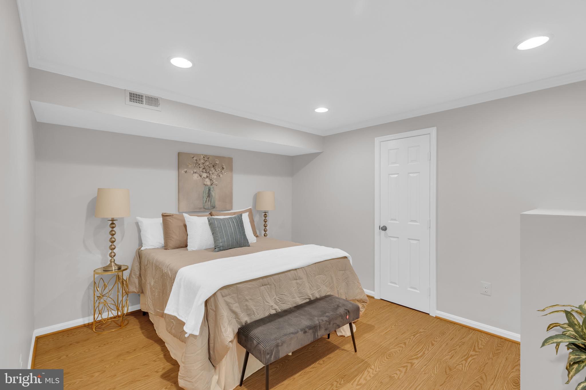 CROSSPOINTE - Residential