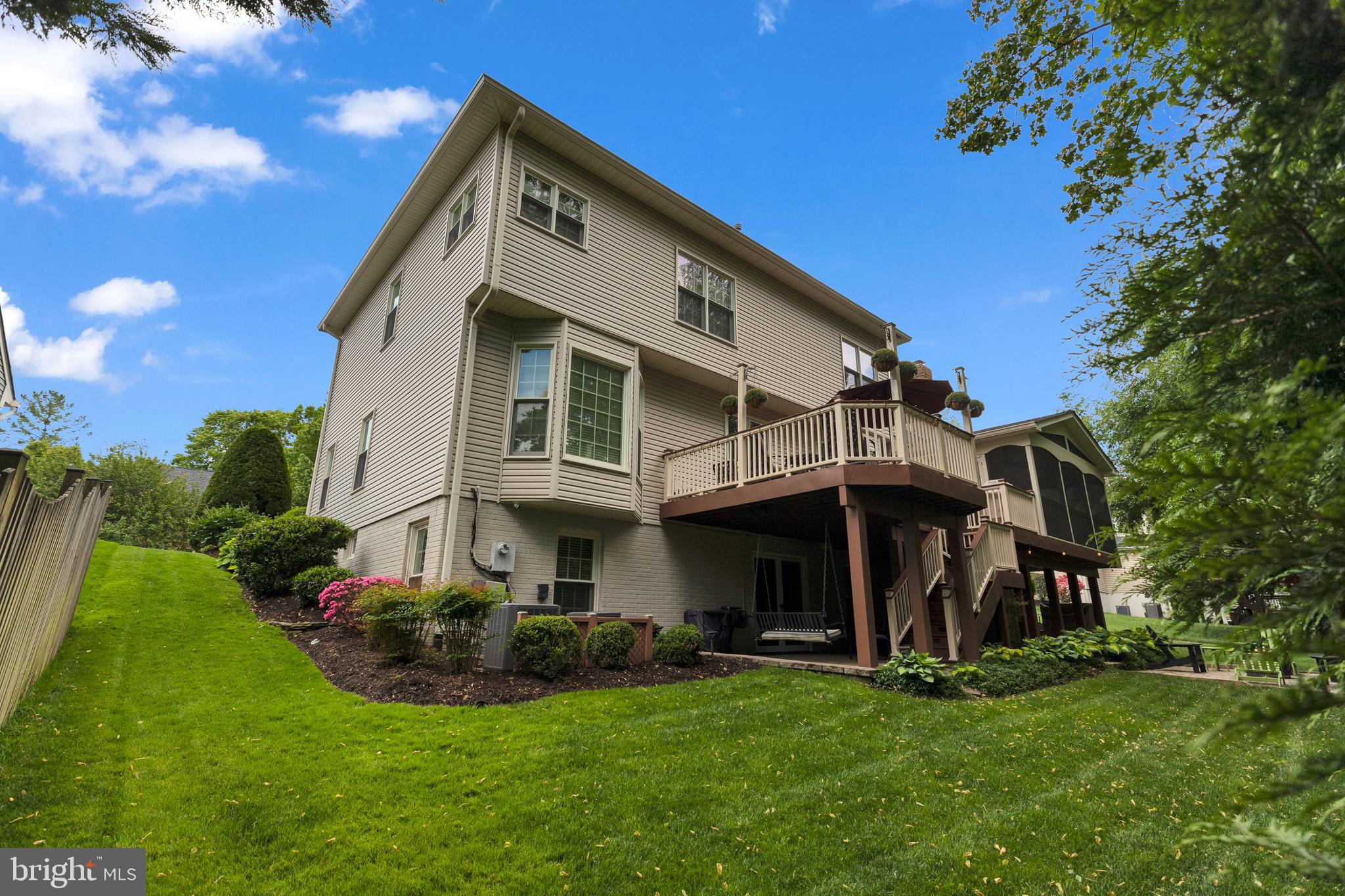 CROSSPOINTE - Residential