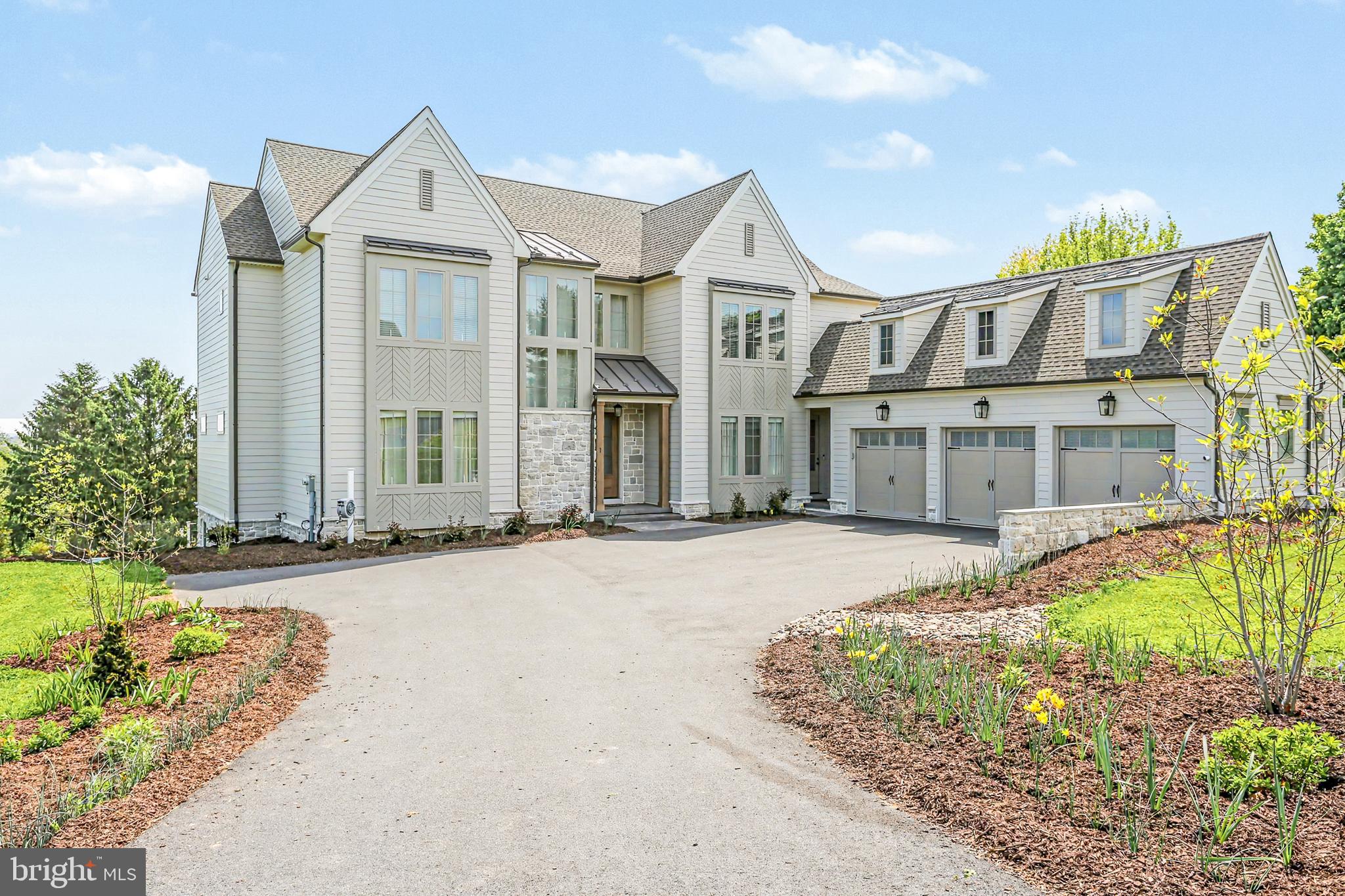 1 STRAWBERRY LANE