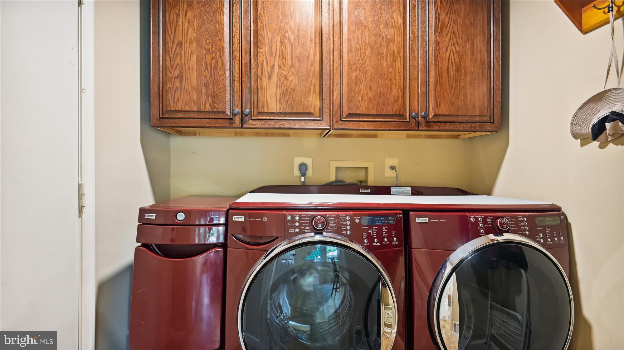 ASCOT WOODS - Residential