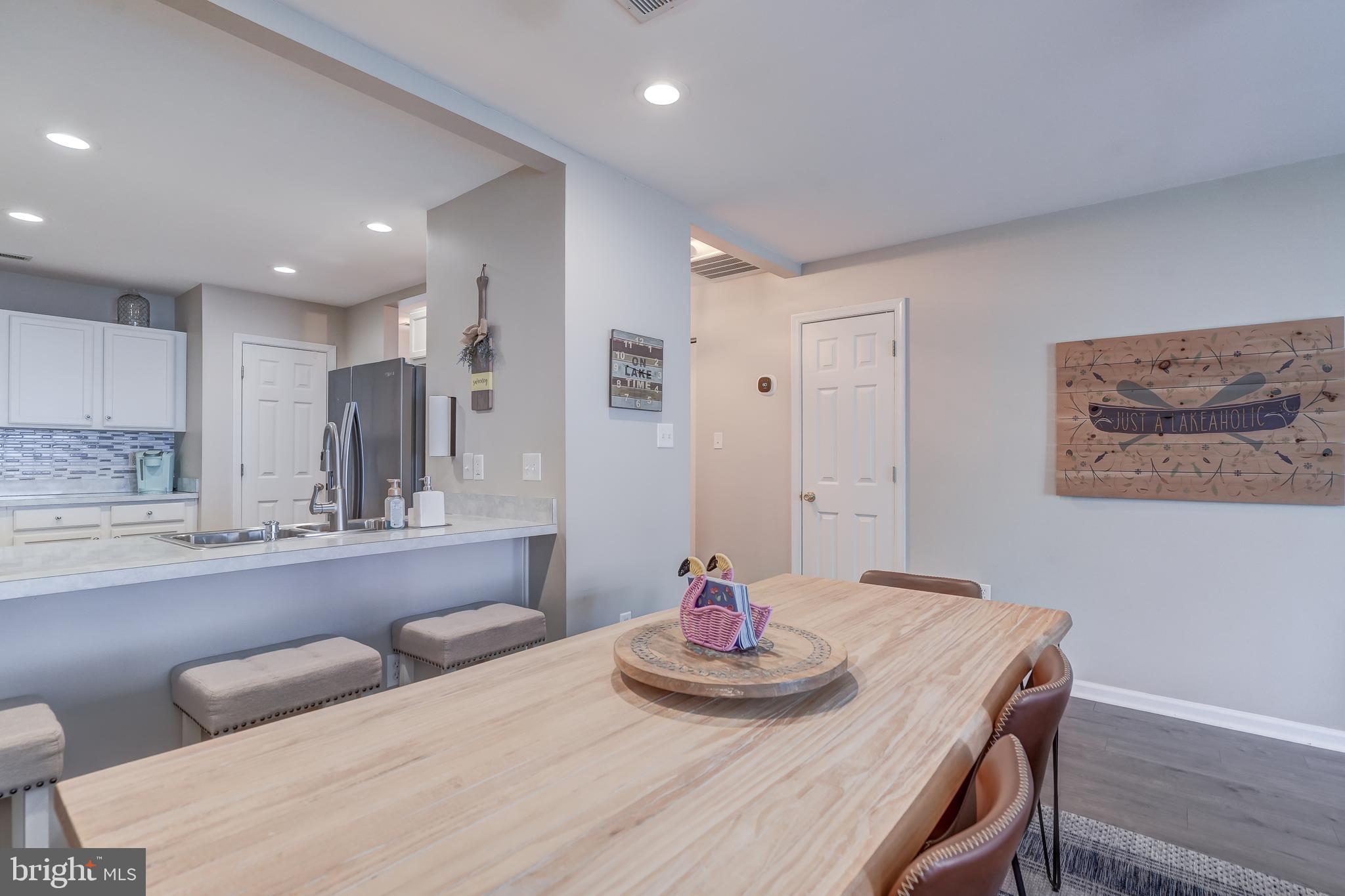 LAKE ANNA PLAZA - Residential