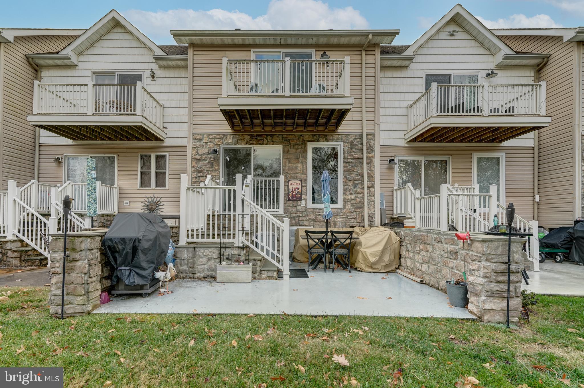 LAKE ANNA PLAZA - Residential