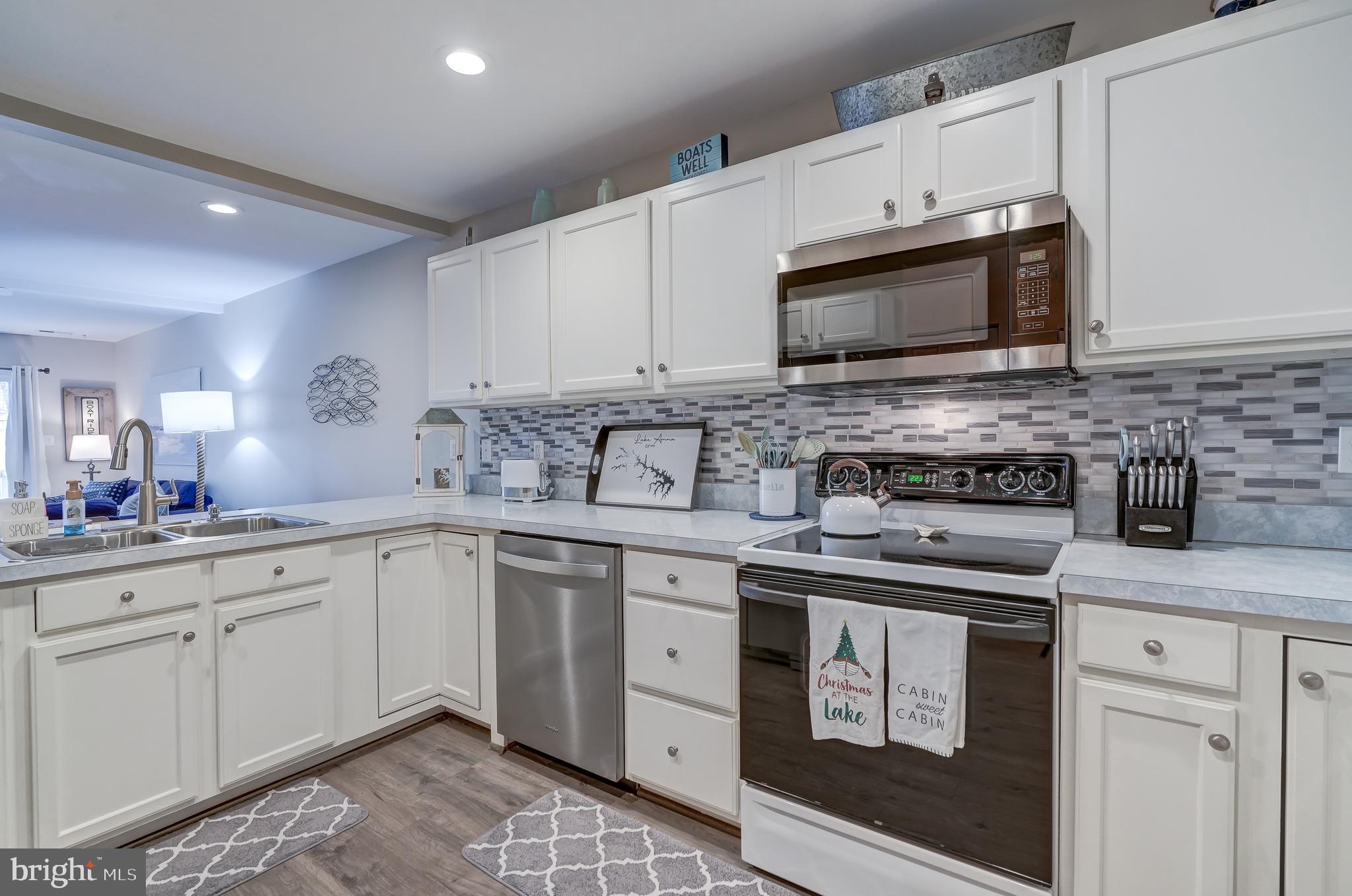 LAKE ANNA PLAZA - Residential