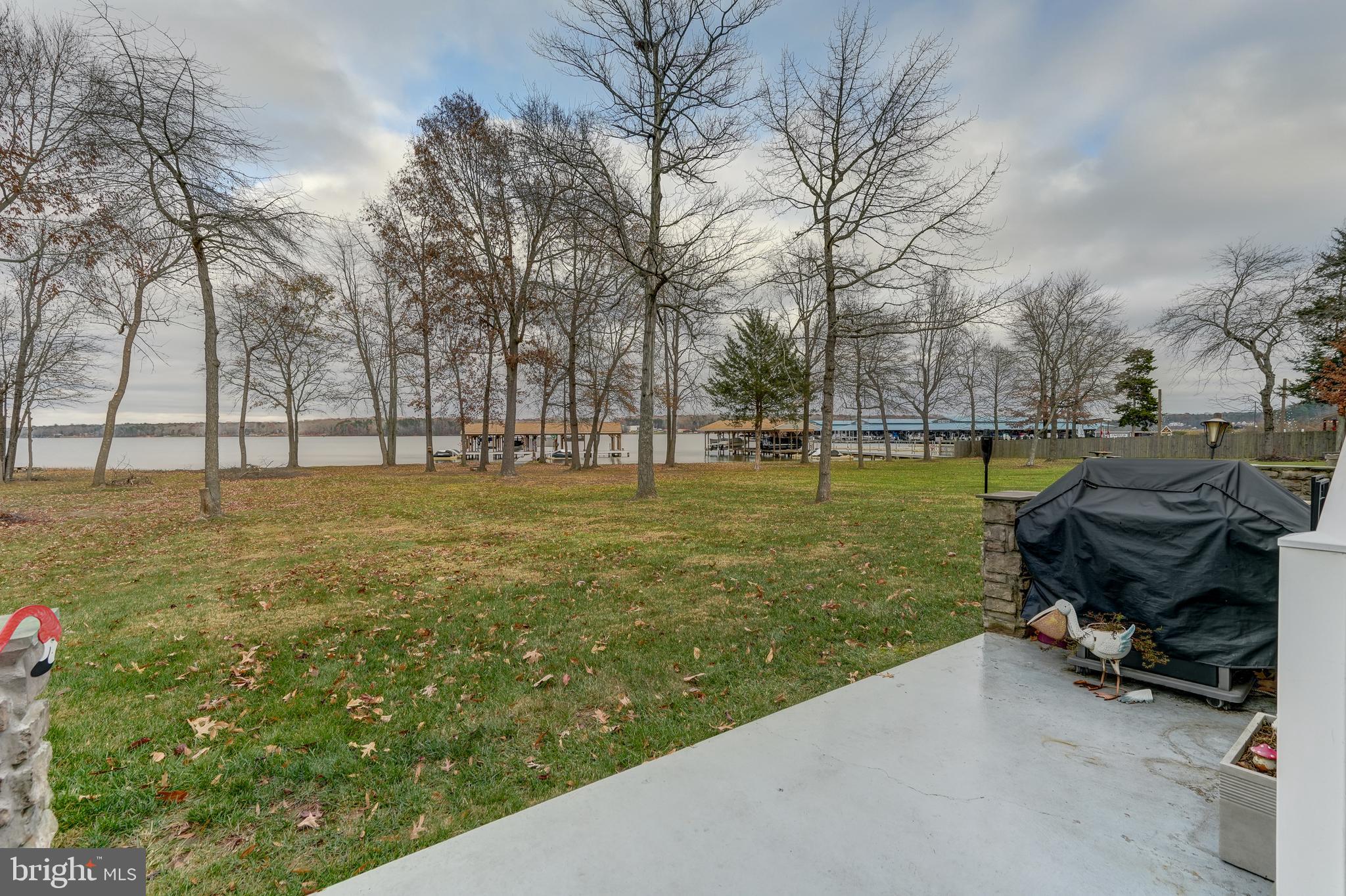 LAKE ANNA PLAZA - Residential