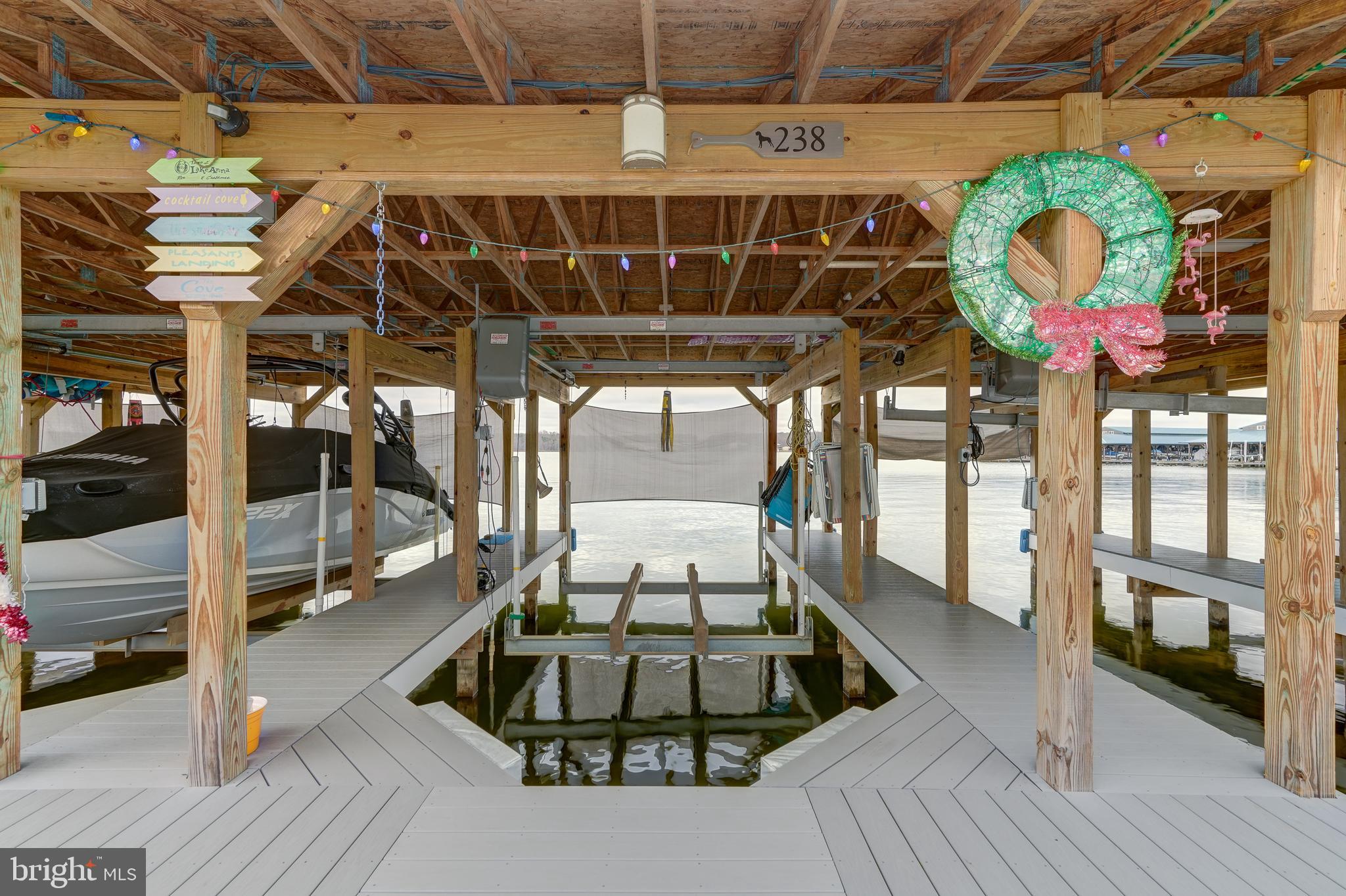 LAKE ANNA PLAZA - Residential