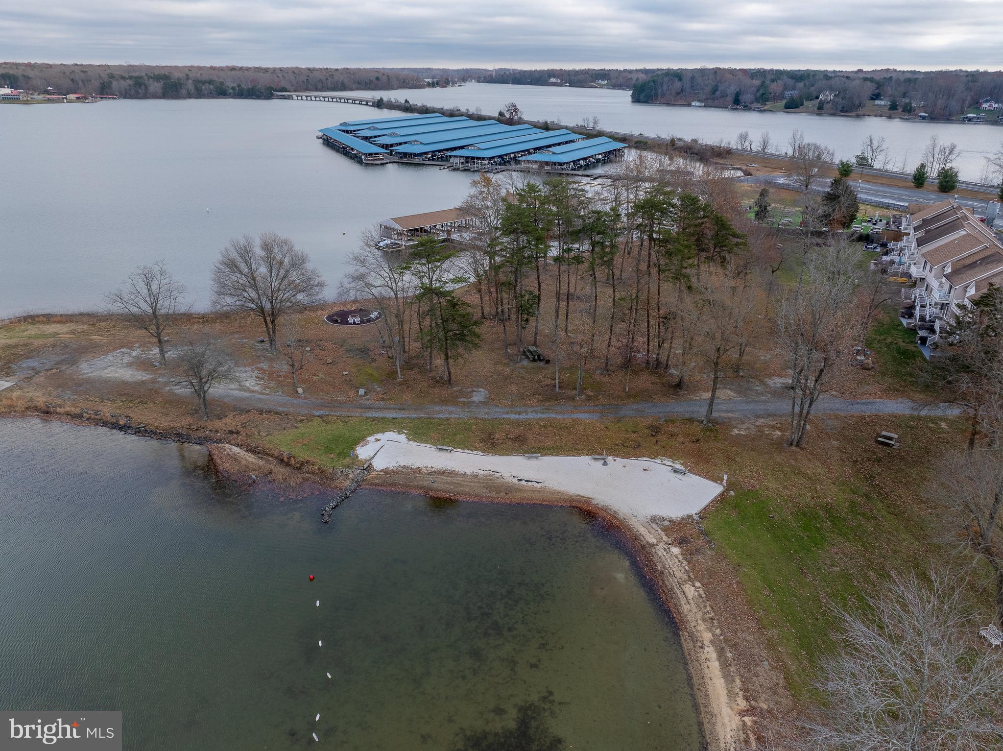 LAKE ANNA PLAZA - Residential