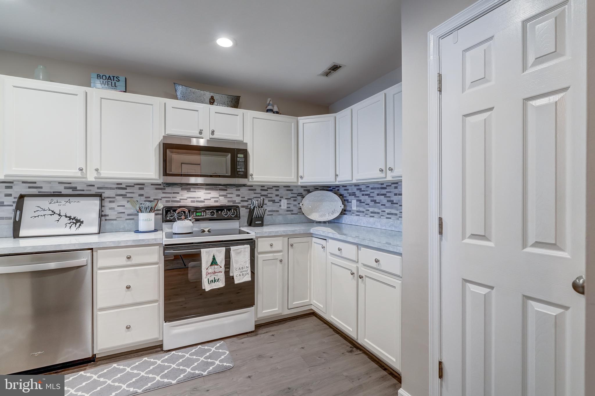 LAKE ANNA PLAZA - Residential