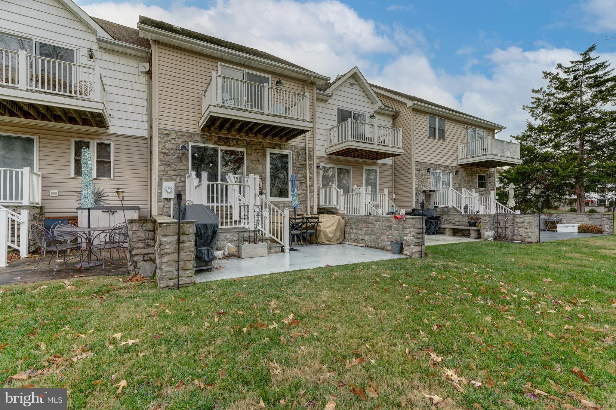 LAKE ANNA PLAZA - Residential