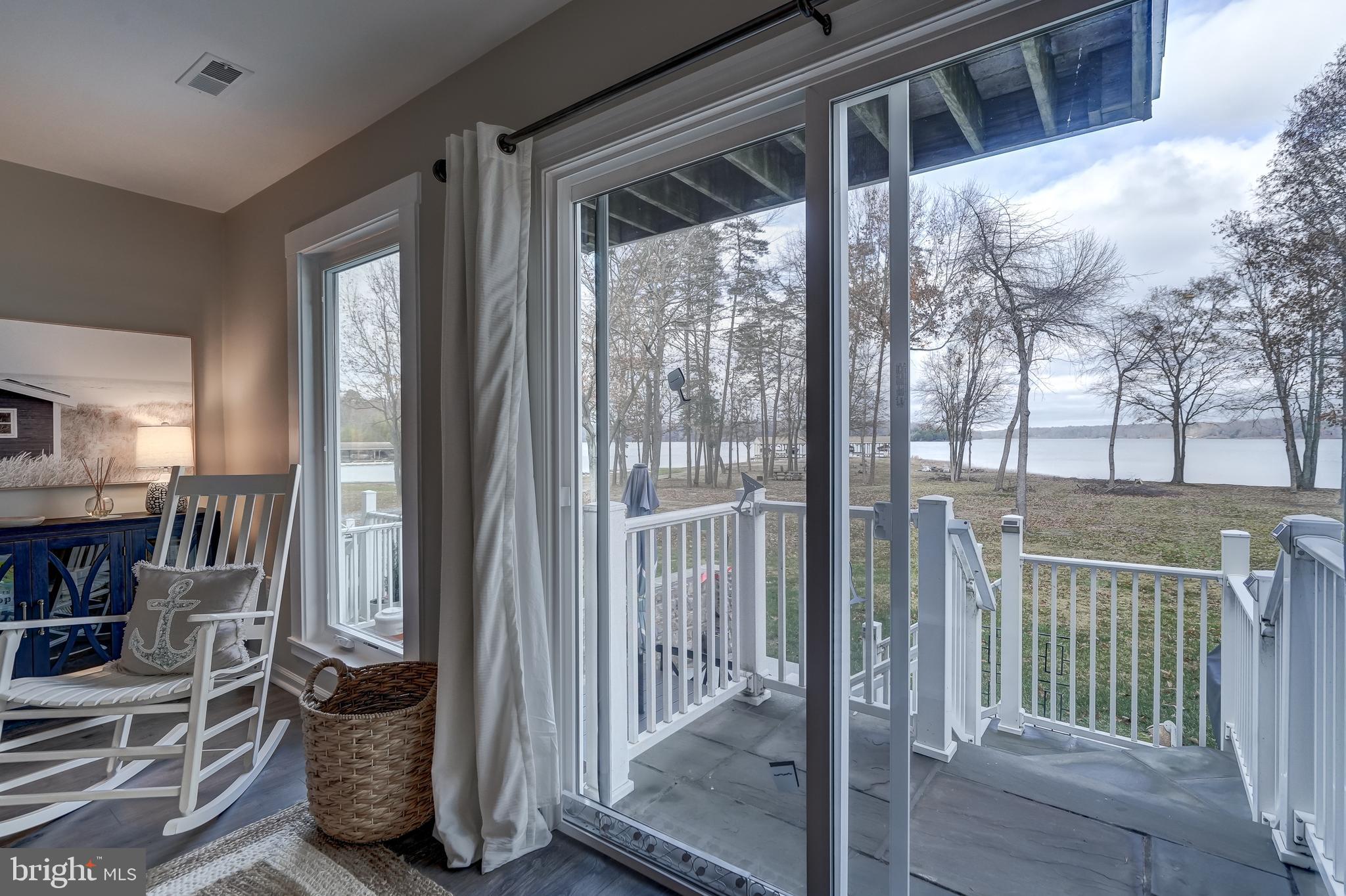 LAKE ANNA PLAZA - Residential