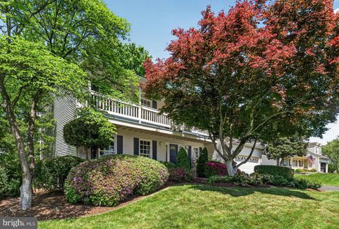 Photo of 13404 Melville Lane, CHANTILLY, VA 20151 (MLS # VAFX2307330)