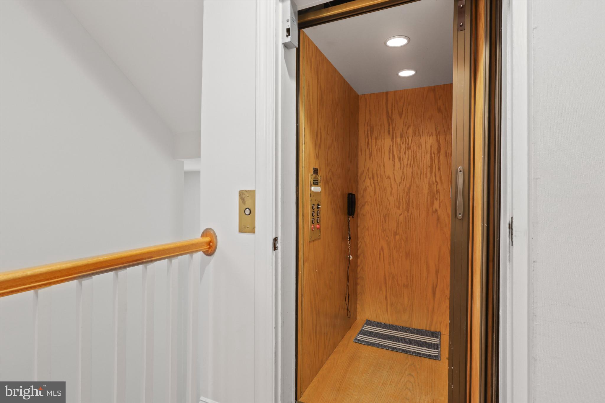 RESTON - Residential Lease