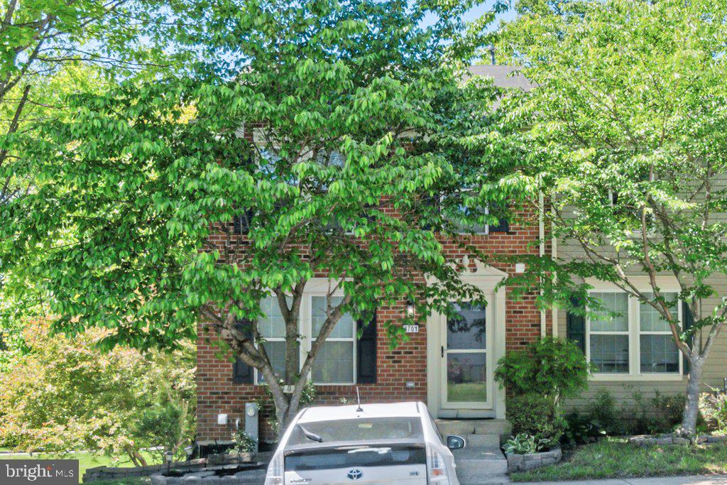 8701 CRESTHILL COURT