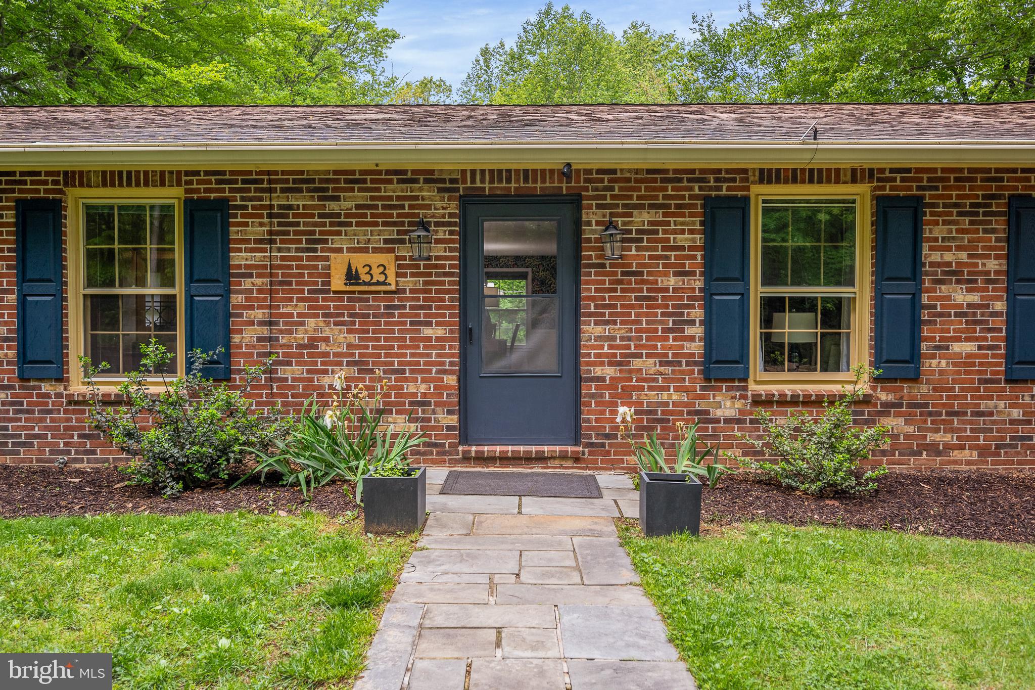 33 FERN COURT