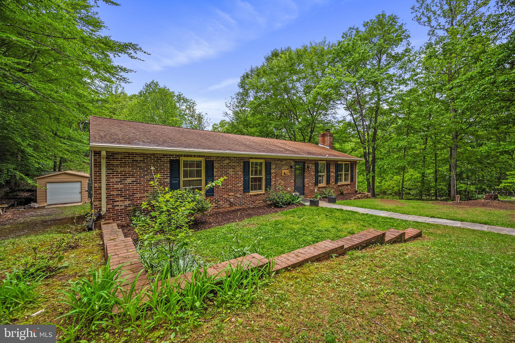 33 FERN COURT