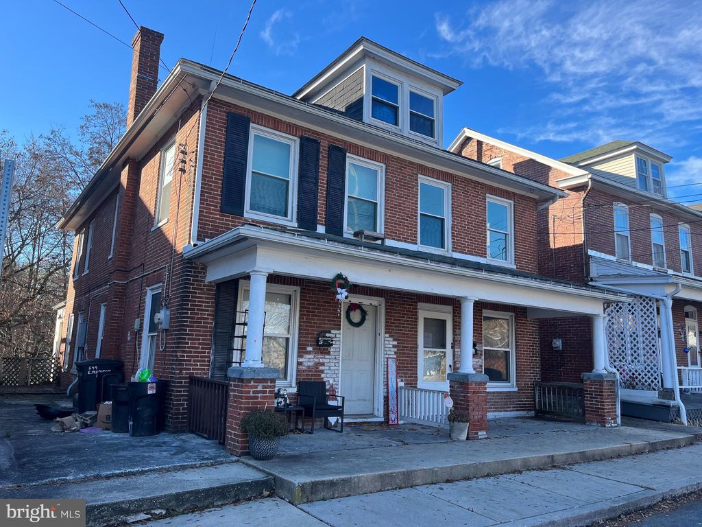 Photo of 40 N Poplar Street, Elizabethtown, PA 17022 (MLS # PALA2044782)