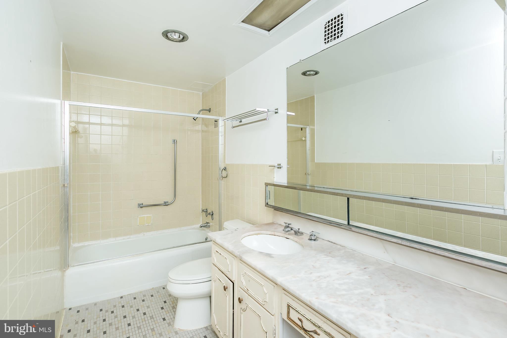 ROLAND PARK - Residential