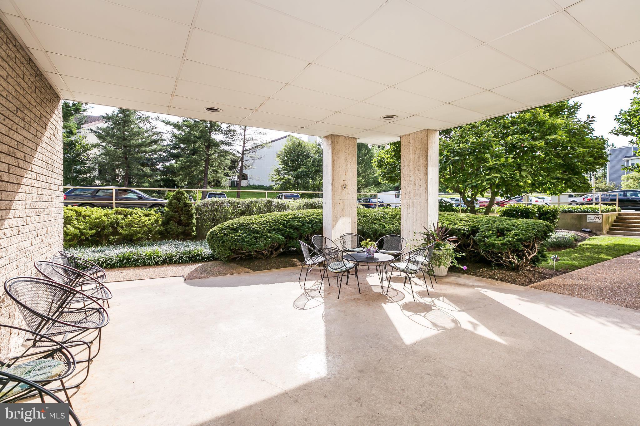 ROLAND PARK - Residential