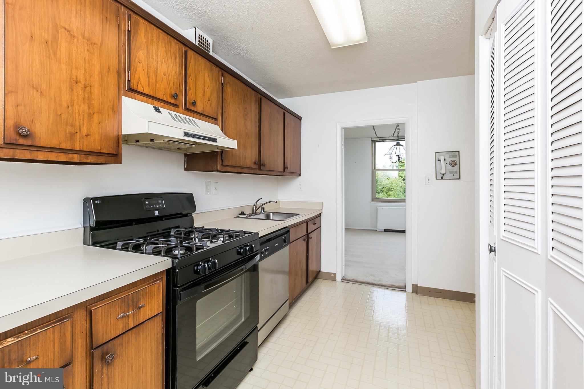 ROLAND PARK - Residential