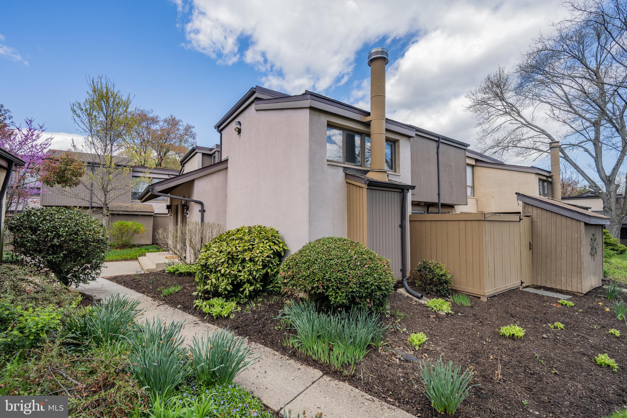 SIERRA VILLAS - Residential