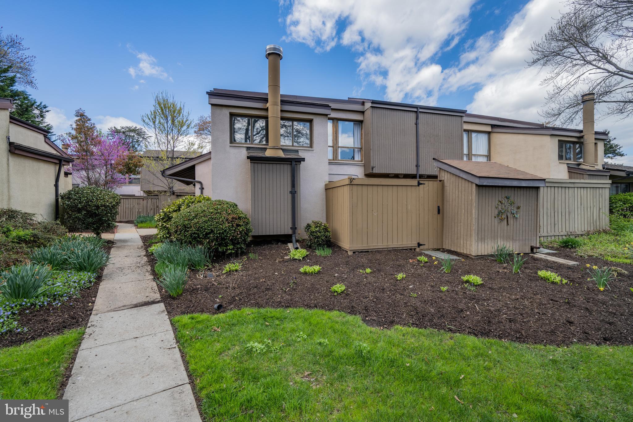 SIERRA VILLAS - Residential