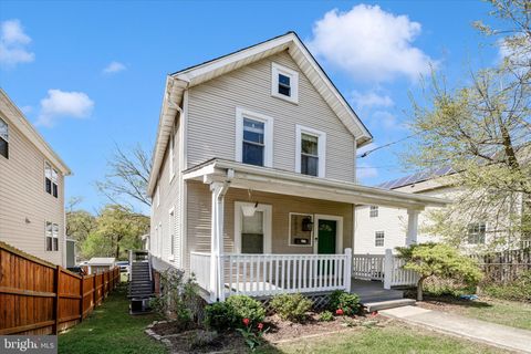 Photo of 2842 Belair Place NE, WASHINGTON, DC 20018 (MLS # DCDC2250548)