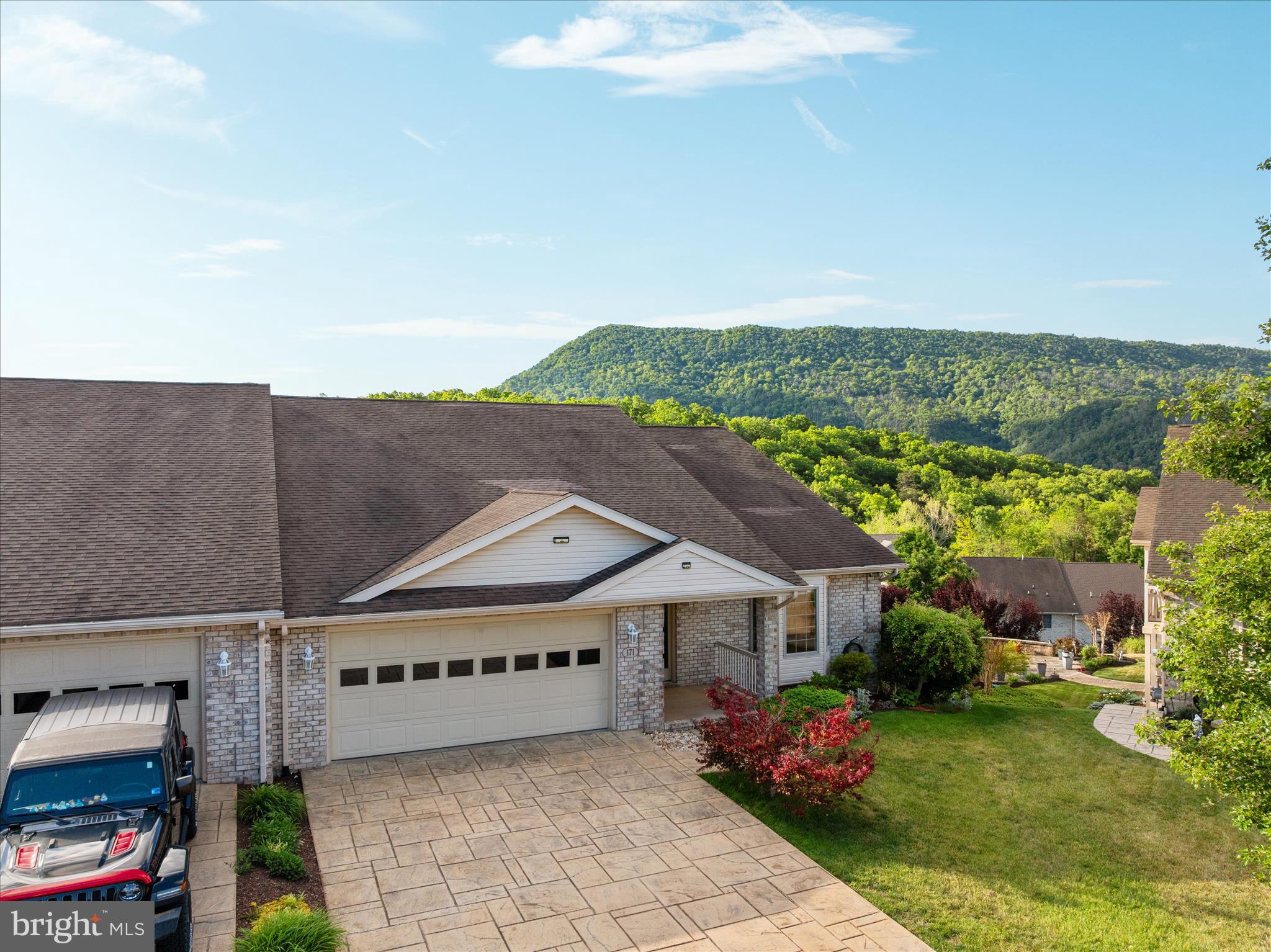 STONY POINTE - Residential