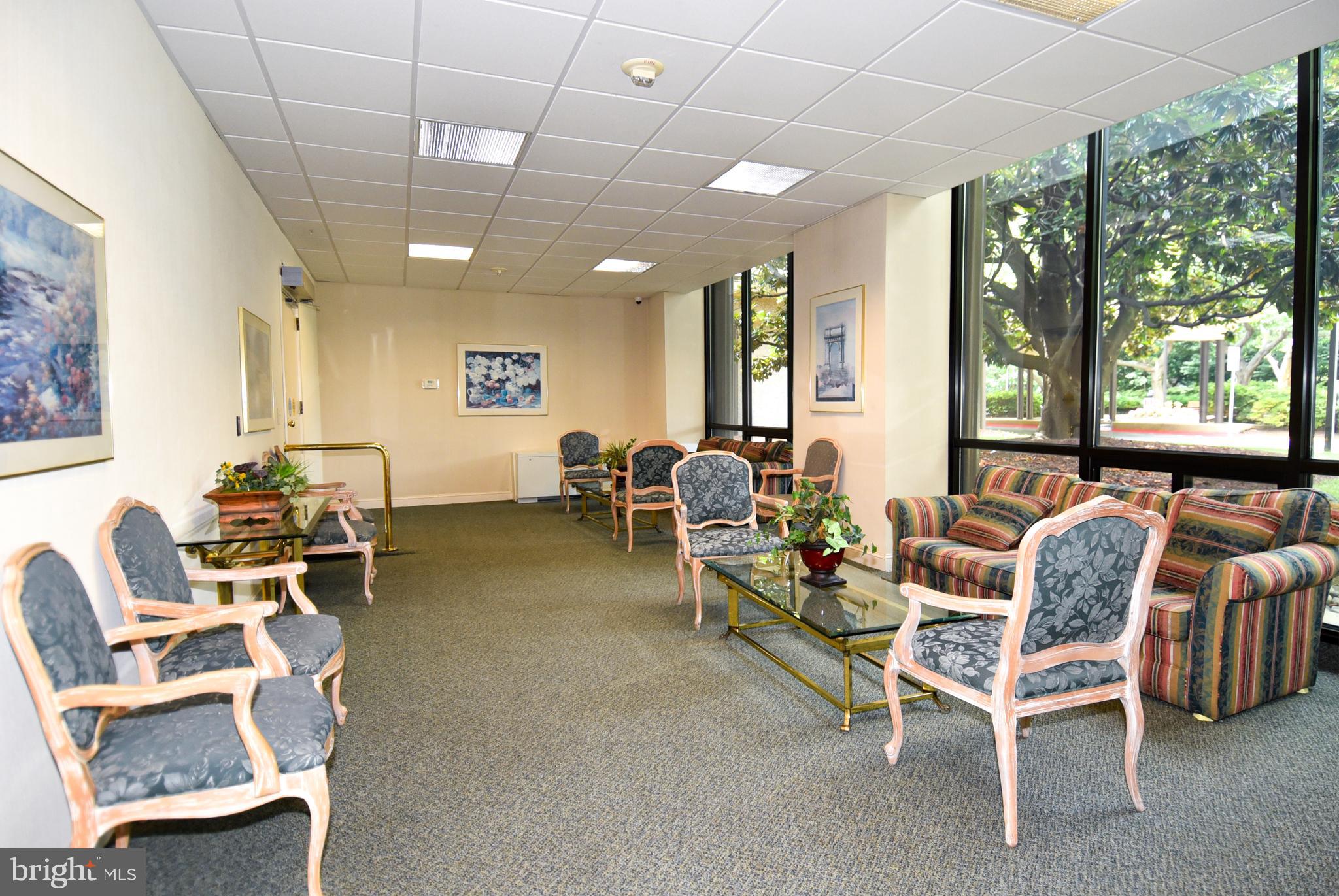 PROMENADE TOWERS - Residential