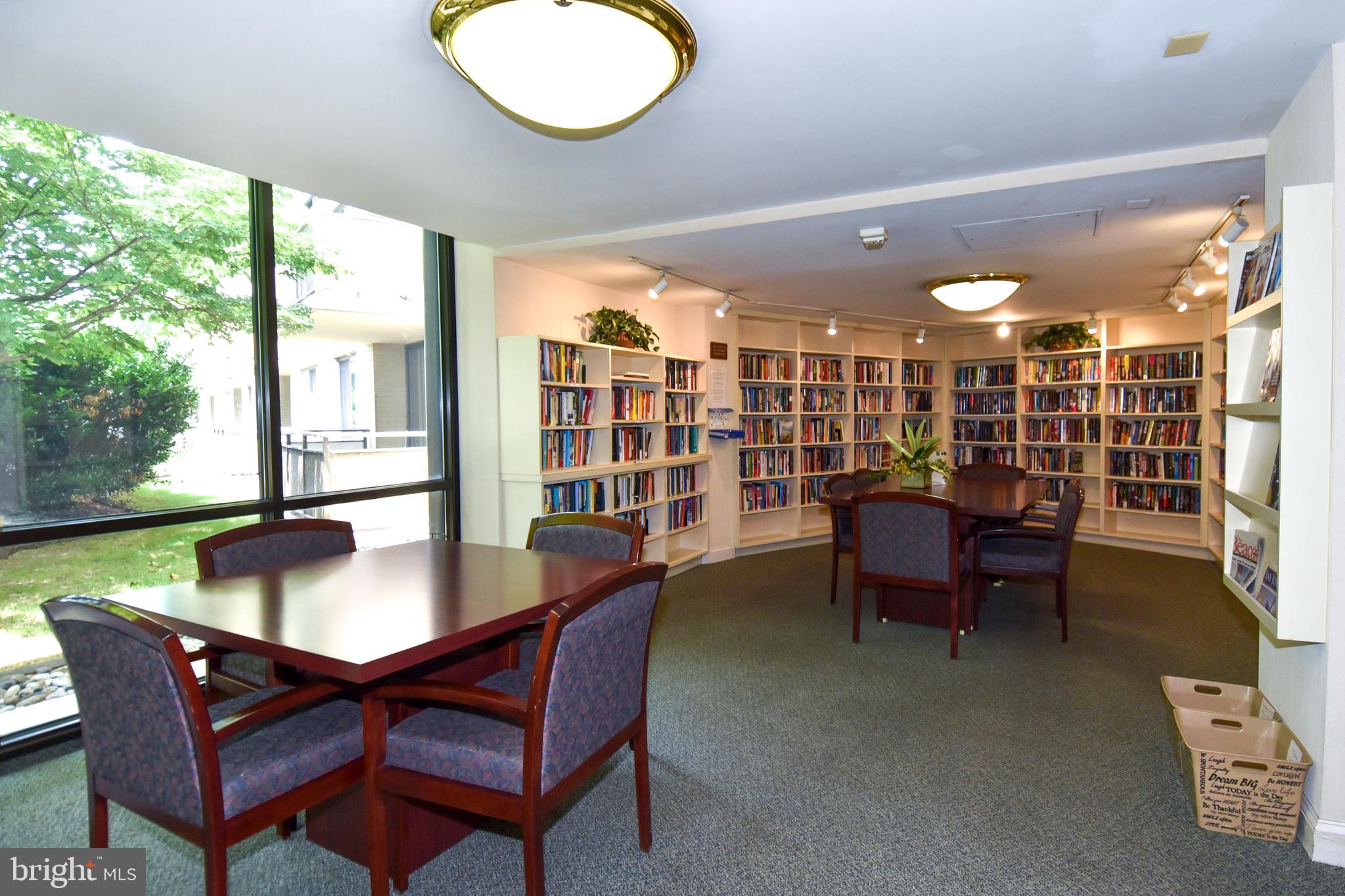 PROMENADE TOWERS - Residential