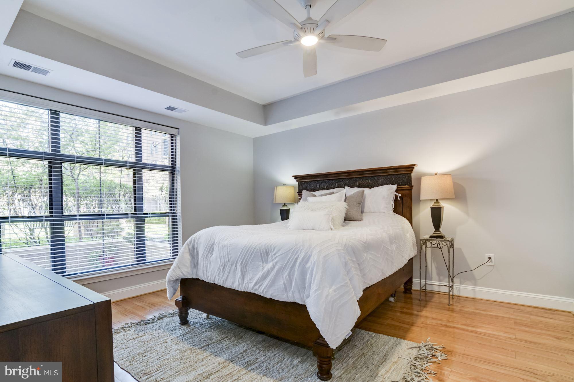 THE MONARCH - Residential