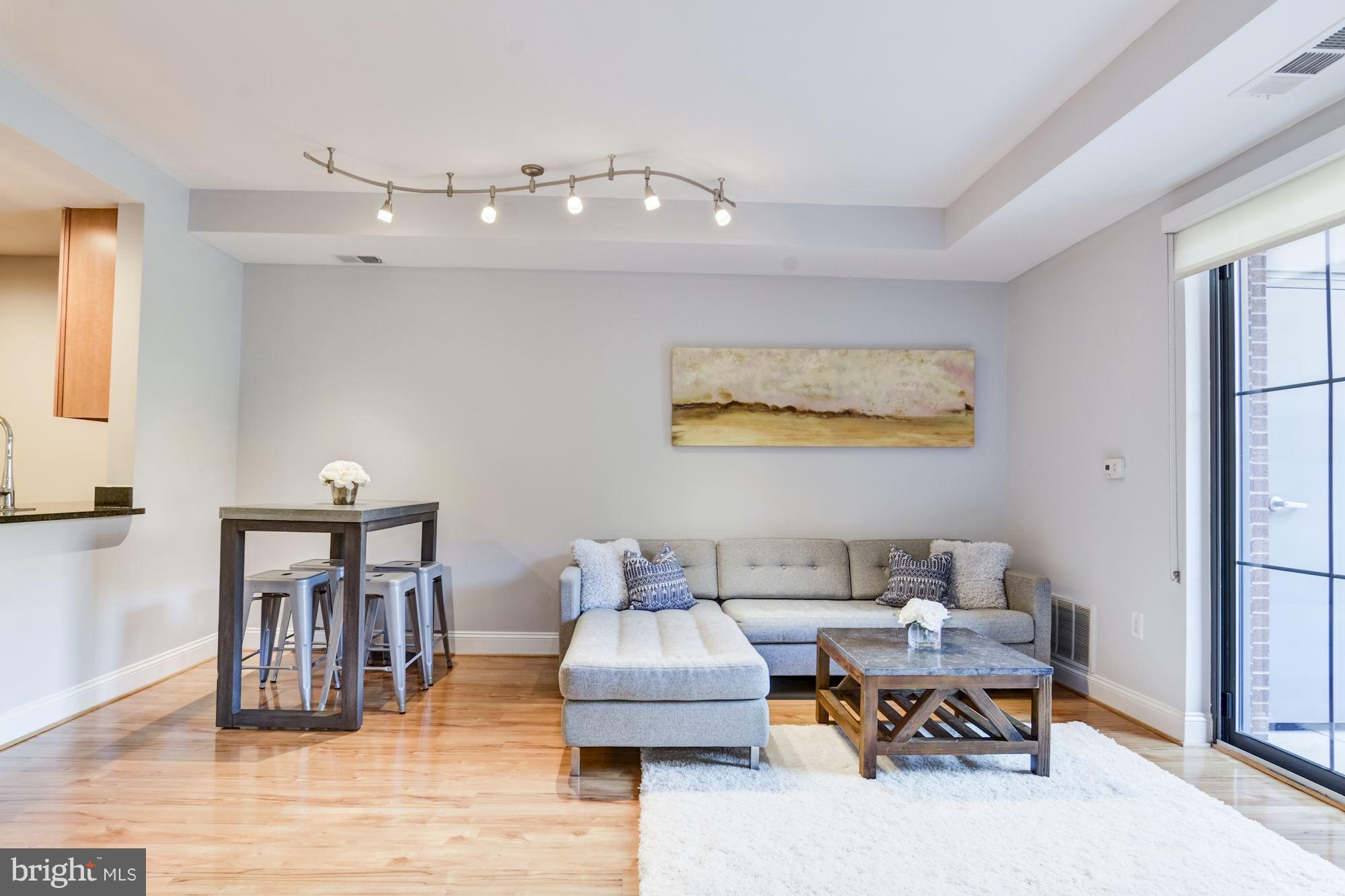 THE MONARCH - Residential