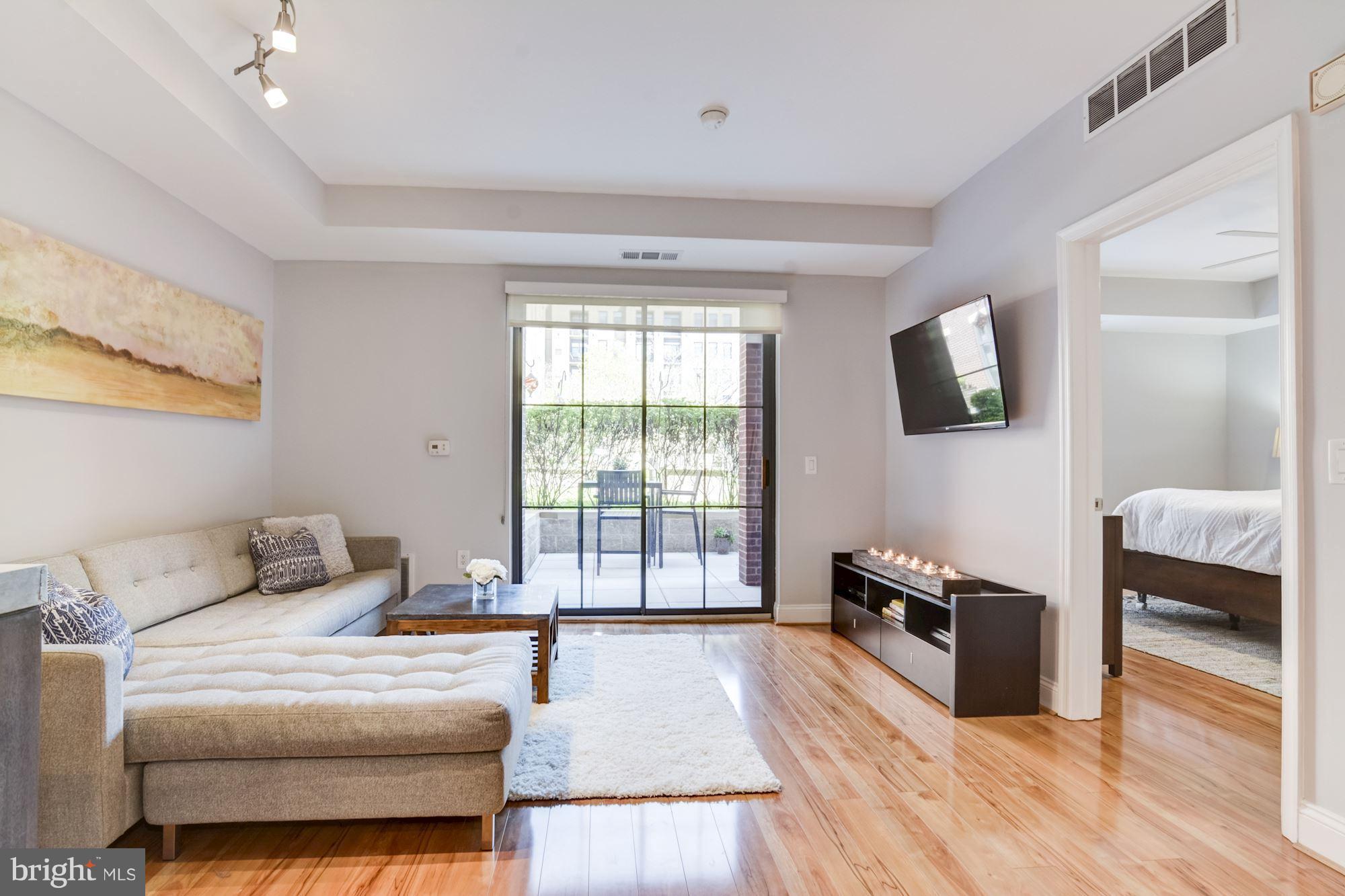 THE MONARCH - Residential