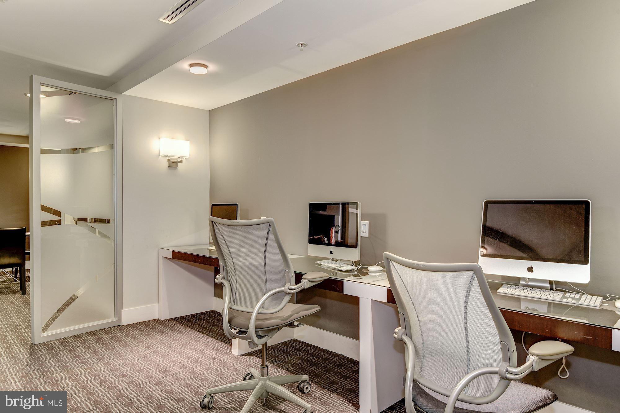 THE MONARCH - Residential