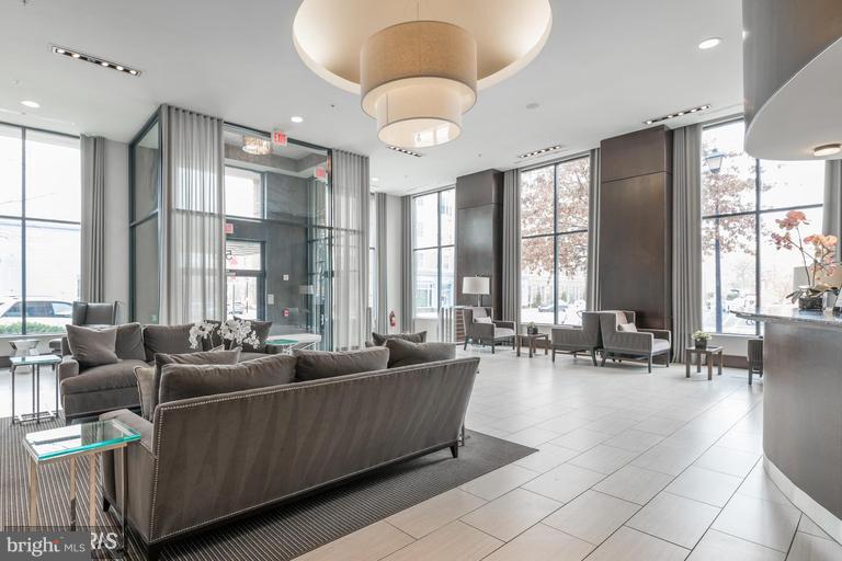 THE MONARCH - Residential