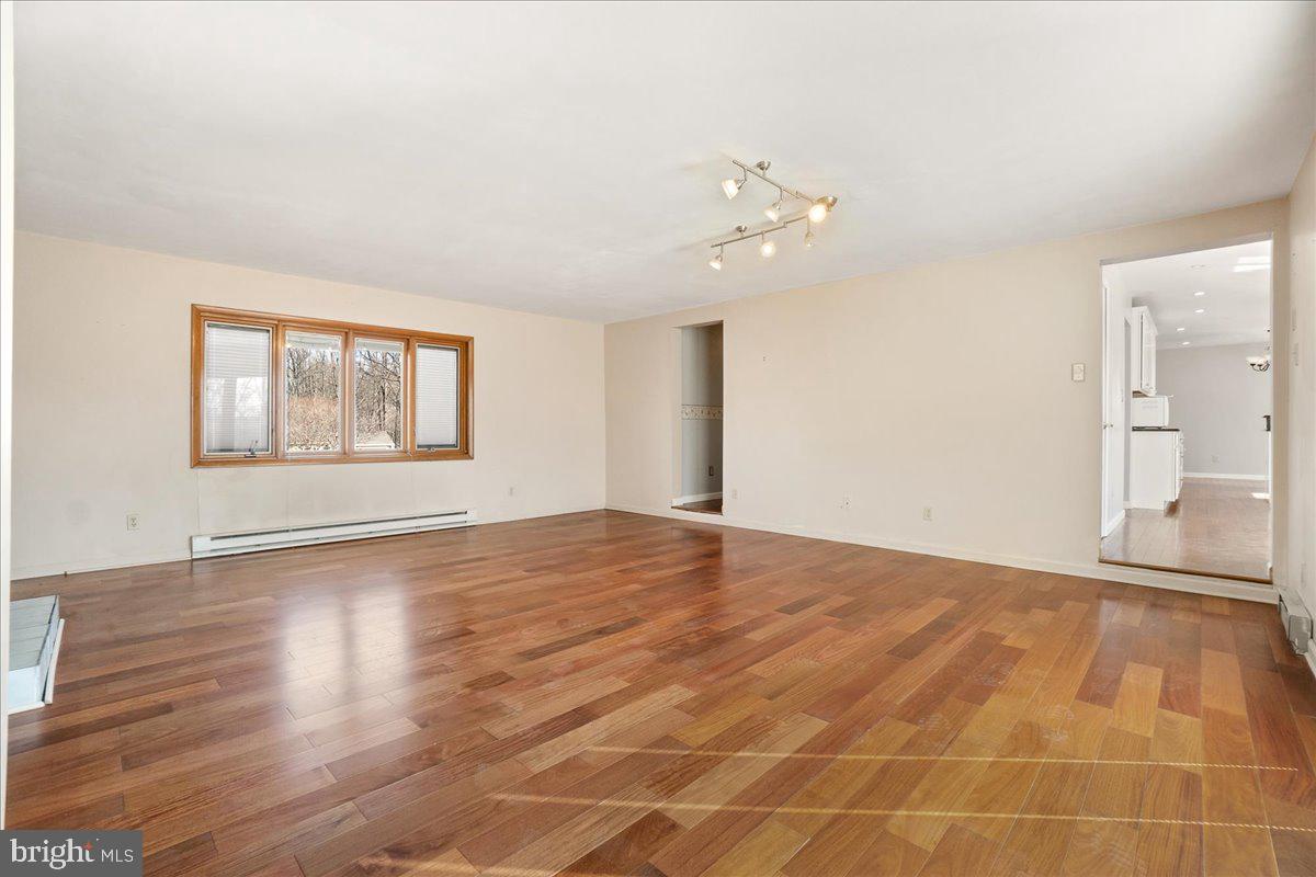 LOCH HAVEN - Residential