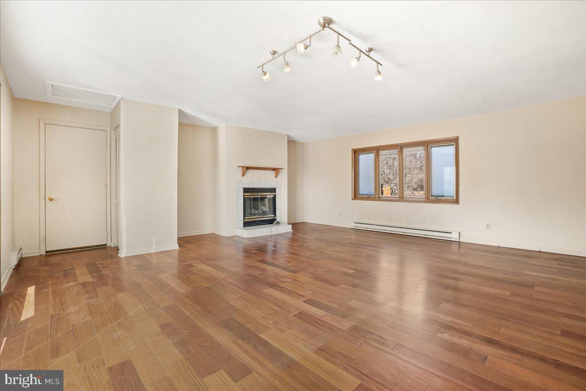 LOCH HAVEN - Residential