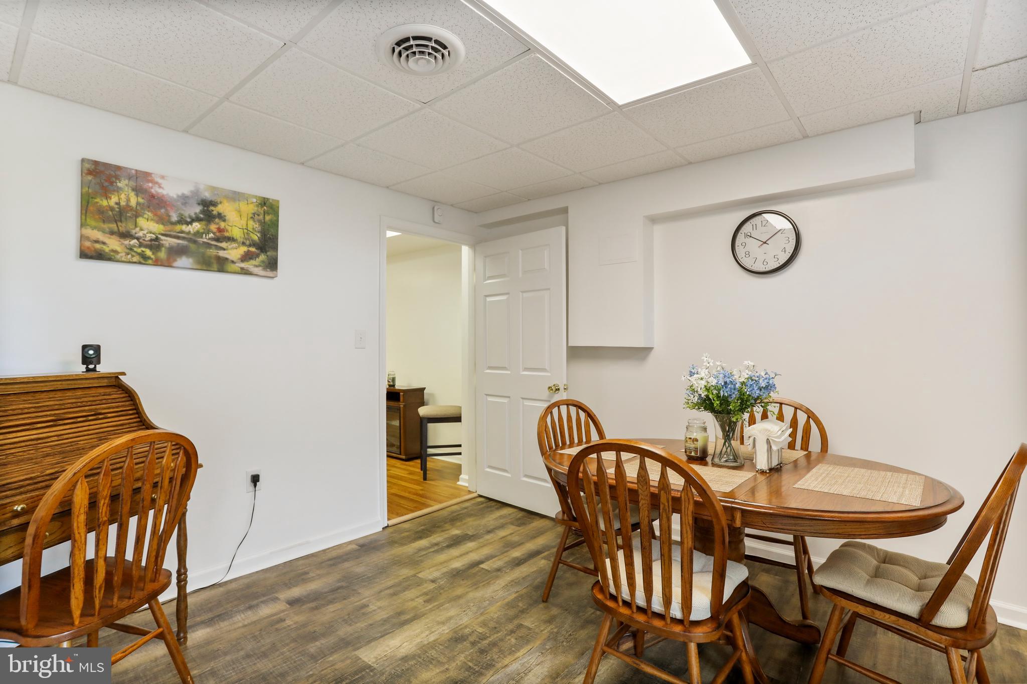 WALKER MANOR - Residential