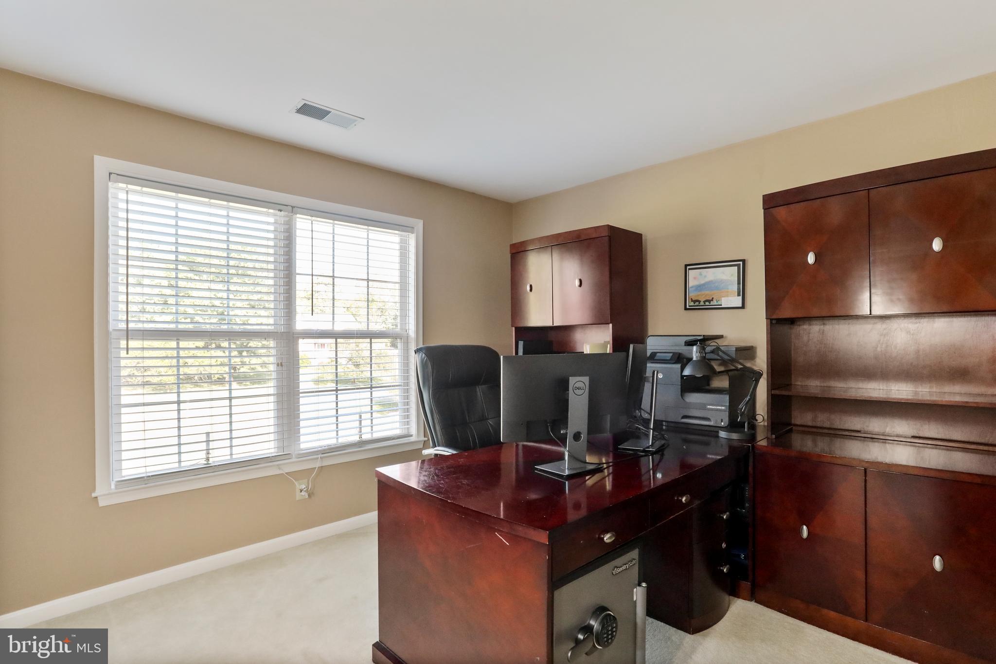 WALKER MANOR - Residential