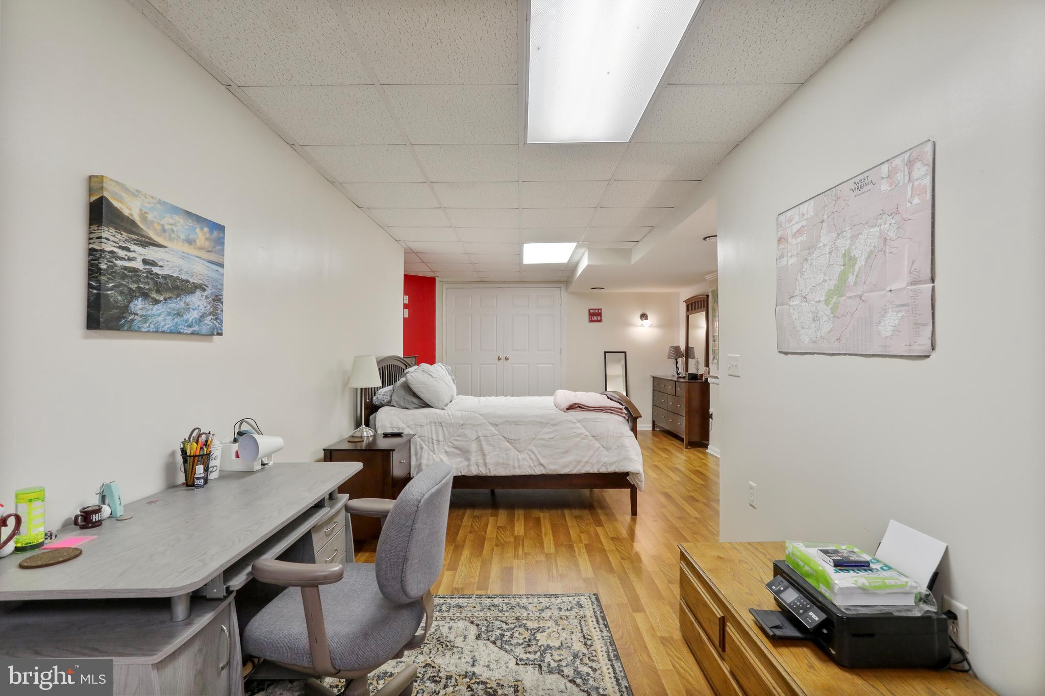 WALKER MANOR - Residential