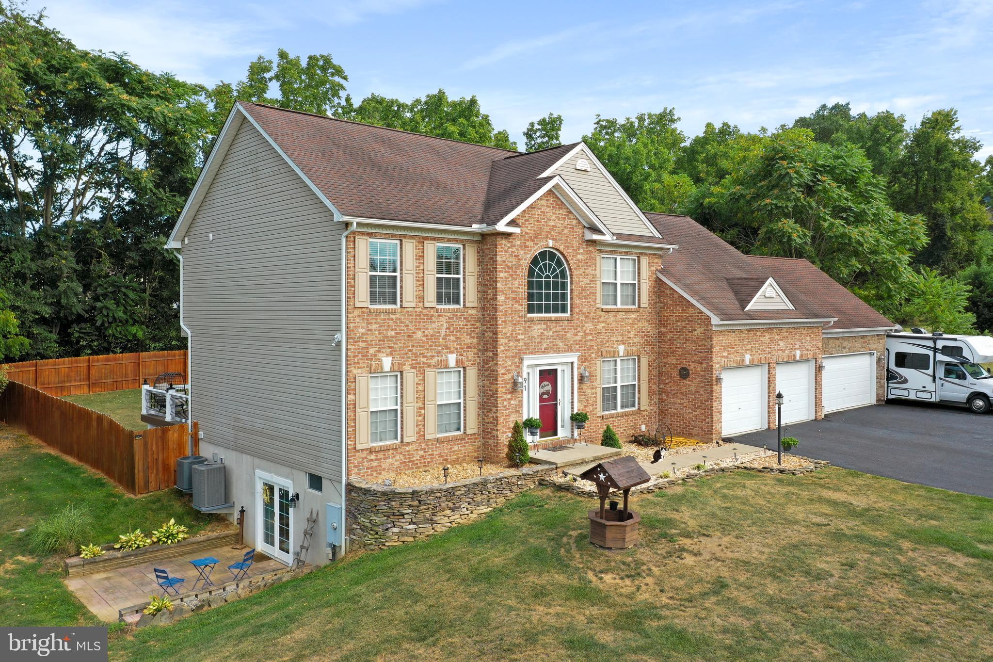 WALKER MANOR - Residential