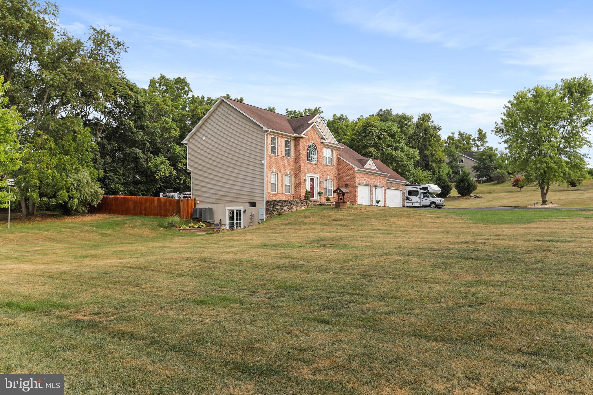 WALKER MANOR - Residential