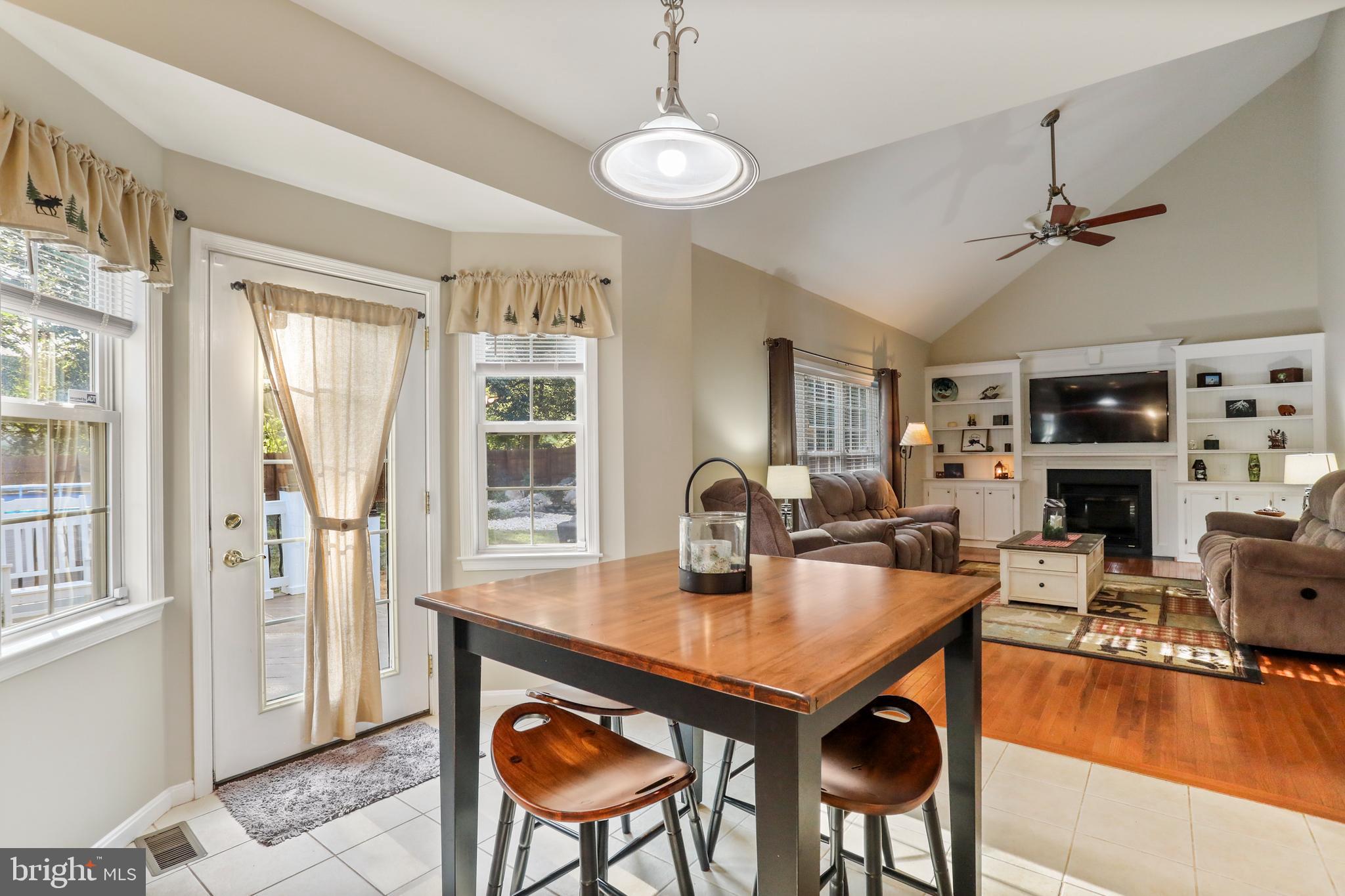 WALKER MANOR - Residential