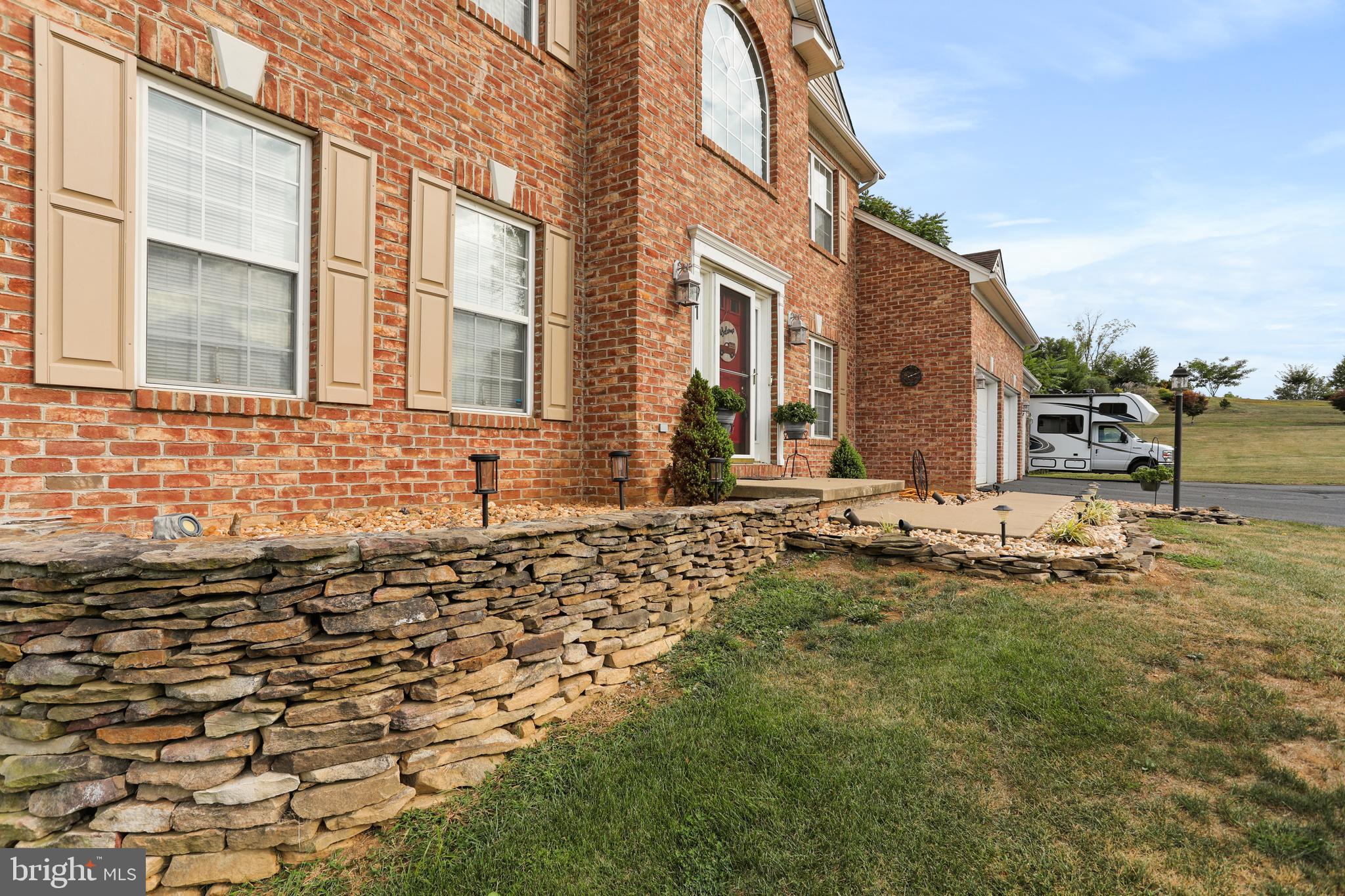 WALKER MANOR - Residential