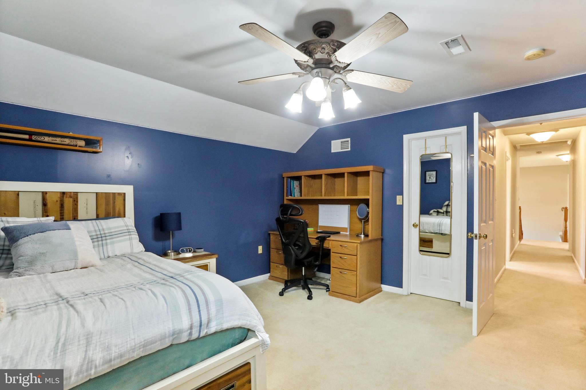 WALKER MANOR - Residential