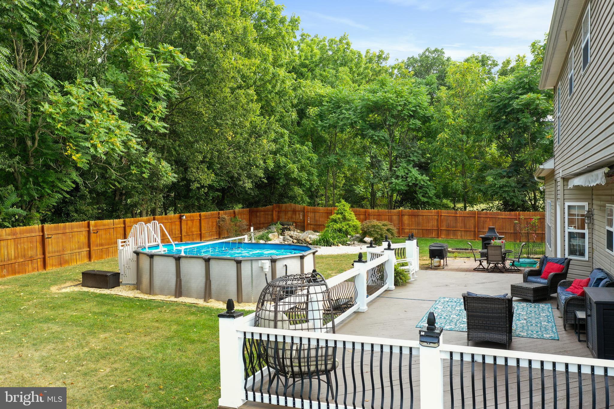 WALKER MANOR - Residential