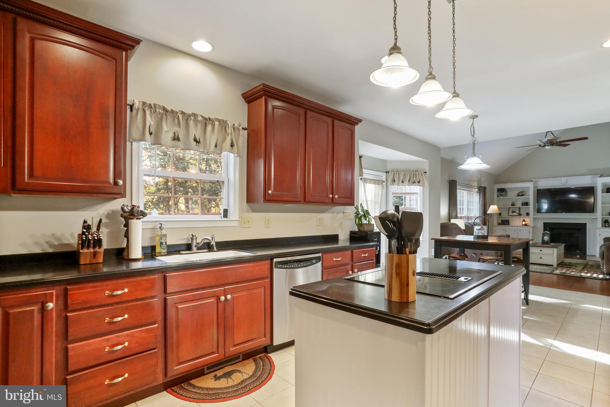 WALKER MANOR - Residential