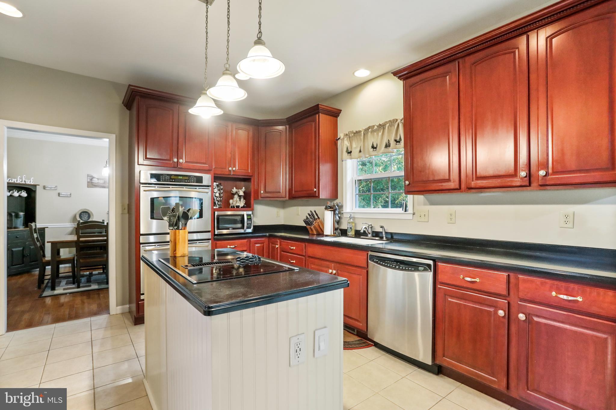 WALKER MANOR - Residential