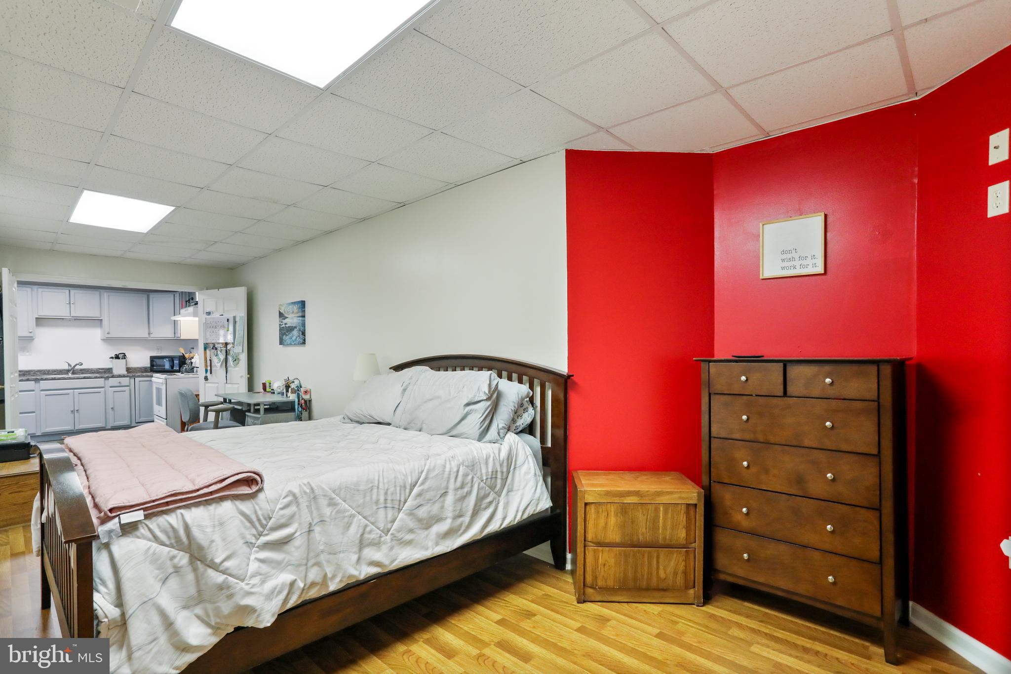 WALKER MANOR - Residential