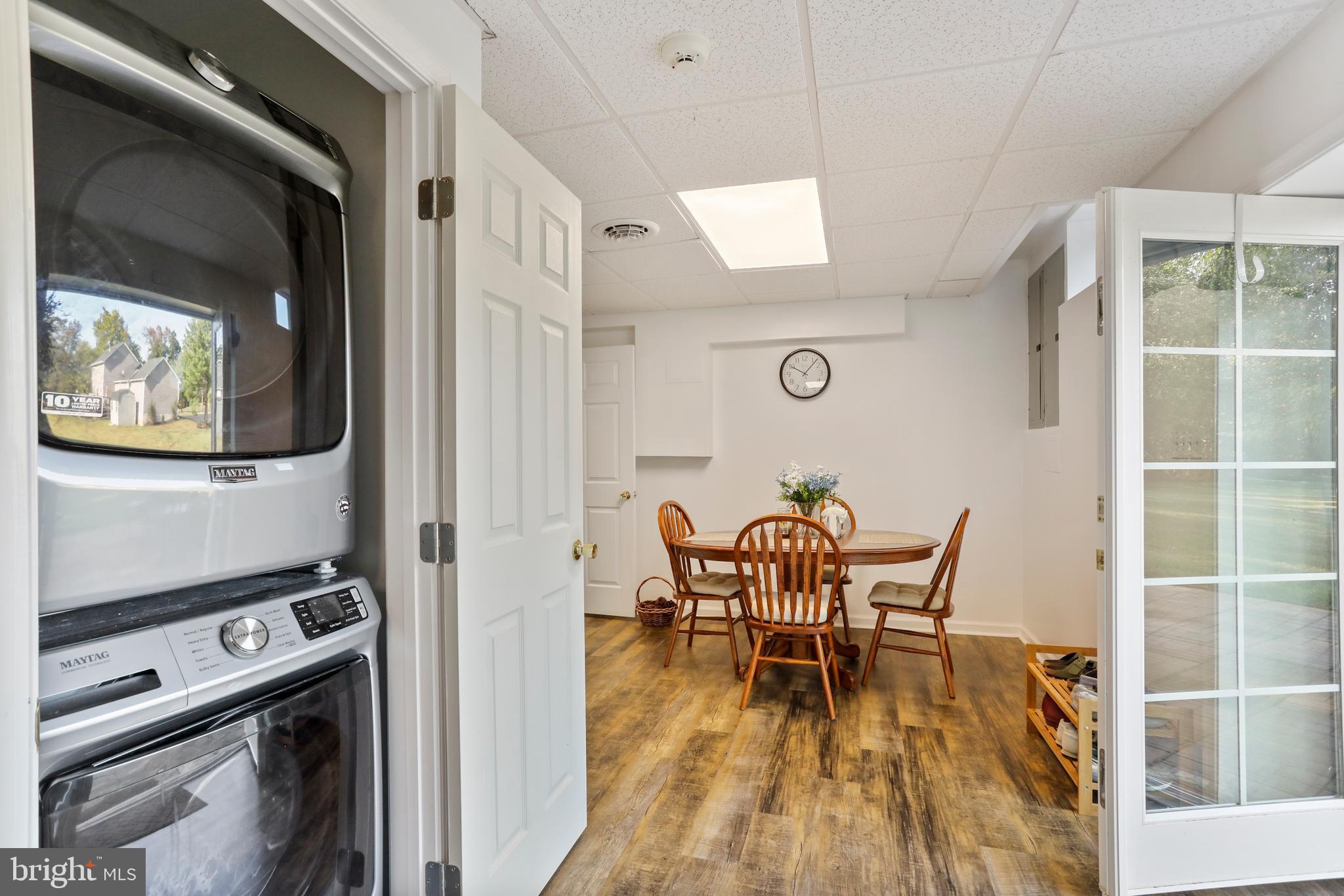 WALKER MANOR - Residential