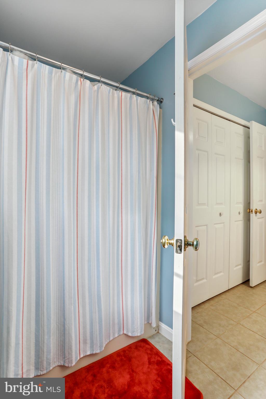 WALKER MANOR - Residential